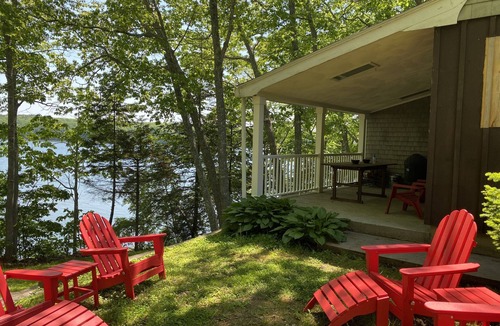 Cushing House | Peacefull house on the water