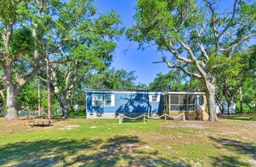 Harkers Island House | 'Pelican Place' Coastal Cottage Walk to Back Sound