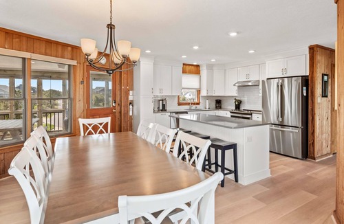 Duck House | Pelican Post – Oceanfront 4BR Duck Cottage with Private Walkway, Big Views and D