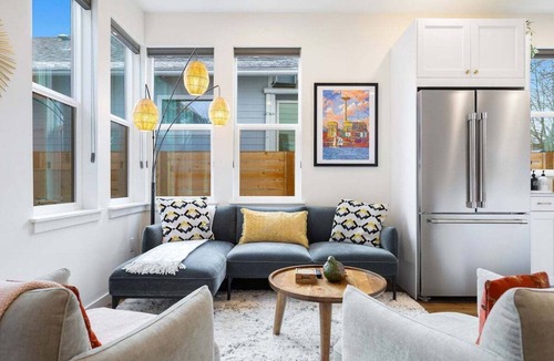 Genesee House | Perch - Modern West Seattle Retreat | 2 Private Suites