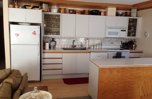 Vail Condo | Perfect Location - Steps to Gondola Walking/Bike Path Close to Restaurants Shops