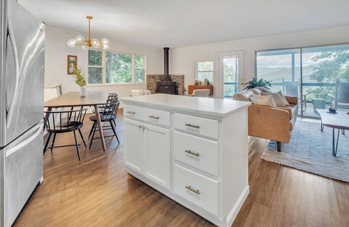 Walker-In-the-Hills Cabin | Pet-Friendly Cabin with Barbecue and Outdoor Area with Fire Pit in Waynesville, North Carolina