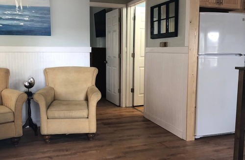 Surfside Beach House | Pet Friendly, golf cart, 2 minute walk to the beach with ocean in sight