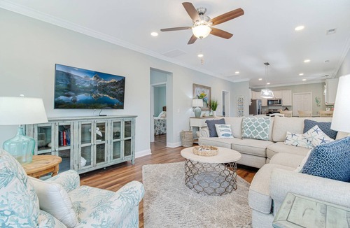 Tranquil Harbour House | Pet Friendly, Perfect Beach Getaway! Private Bungalow w/living Space!