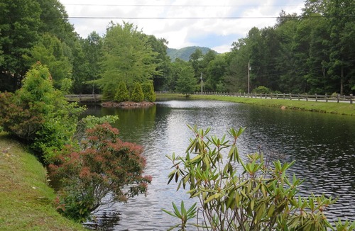 Burnsville House | Pond View The ideal property to Relax and Recharge