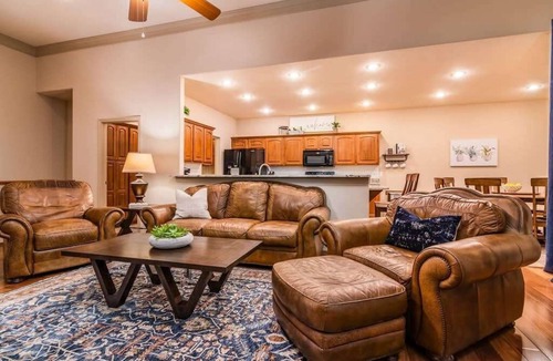 Branson West House | Pool Table! Ping Pong! Arcades! Swimming Pool!