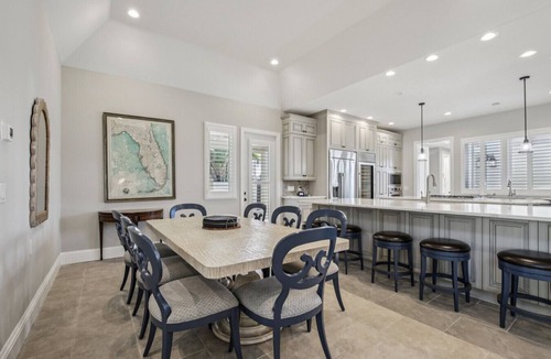 Saint Armands Key House | Private Heated Pool & Hot Tub | Steps to St. Armands Circle & Walk to Lido Beach!
