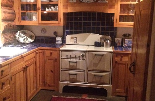 Ketchum Cottage | Private home on the river with hot spring. World class fishing biking hiking