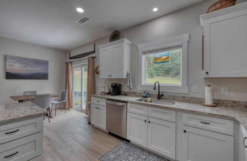 Dahlonega House | Private oasis close to the comforts of town-BW house