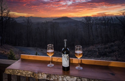Blairsville Cabin | Private Sunset-view Cabin Hot Tub Sauna Game Room Dog-friendly