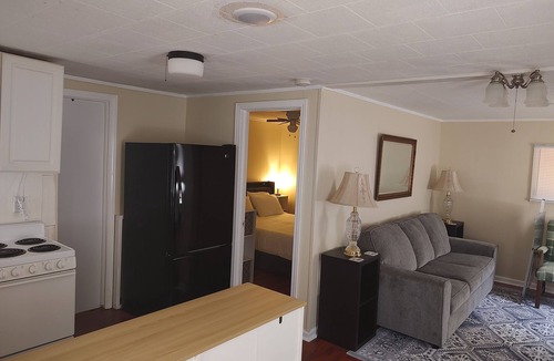Franklin Cabin | Quaint cabin with beautiful surroundings and close to Franklin pet friendly