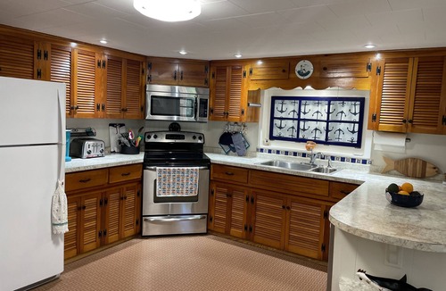 Kennebunkport Cottage | Quiet Cottage surrounded by beaches, restaurants, hiking, shops & Kennebunkport