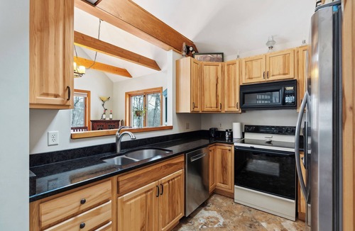 West Poland House | Quiet Lake Retreat In Otisfield