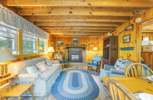Raymond House | Quiet & Remote Cottage on Panther Pond!