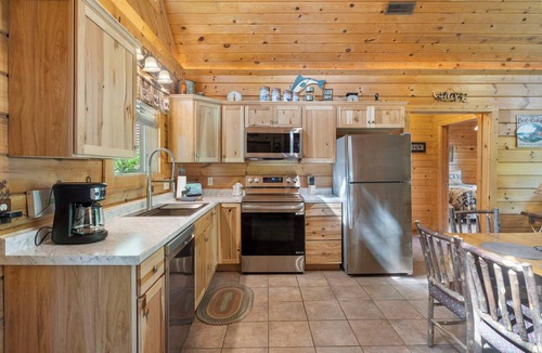 Branson Cedars Cabin | Real Log Cabin Near Big Cedar w Private Hot Tub & Grill on Huge Deck Car Charger