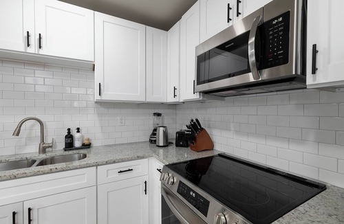 East Point House | Relaxing ATL Getaway Modern, Clean & Near City Events, Stadiums, & Attractions