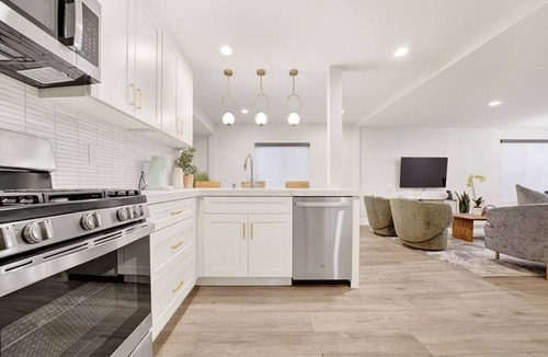 Fullerton House | Remodeled 3BR | King Suite | 5 Miles to Disneyland