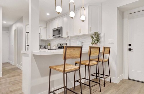 Fullerton House | Remodeled 3BR | King Suite | 5 Miles to Disneyland