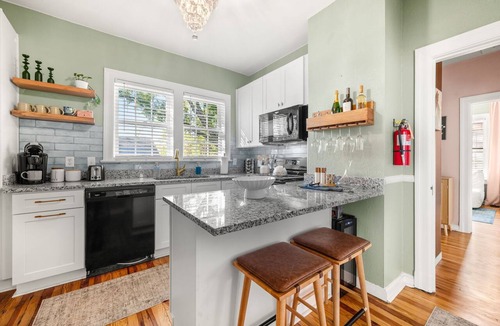 San Marco House | Renovated 2BR w/Porch & Pool Table San Marco