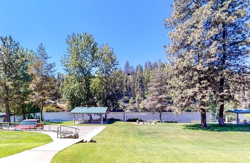 Peshastin Condo | Riverfront Ground-Floor Condo w/Free WiFi, Private Patio, near Wenatchee River!