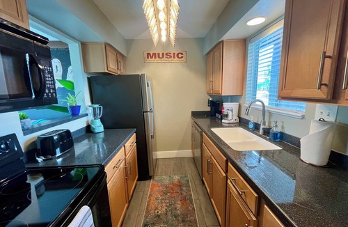 North Capitol Condo | Riverside Rhythm! Waterfront condo near Broadway, Nissan Stadium, Sounds, etc!