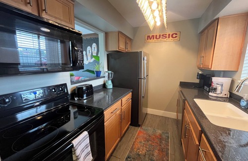 North Capitol Condo | Riverside Rhythm! Waterfront condo near Broadway, Nissan Stadium, Sounds, etc!