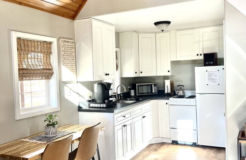 Wagontown Cottage | Romantic Cottage, with outdoor hot tub