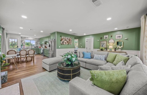 Orange House | Rooftop View, Spacious Yard, 19 min Disney, OR3
