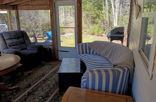 West Tremont House | Rustic 3 bedroom charmer in the West Tremont woods