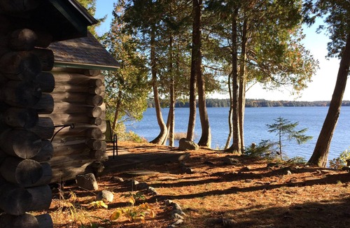 Franklin Cabin | Rustic Lakeside Cabin With Modern Conveniences.
