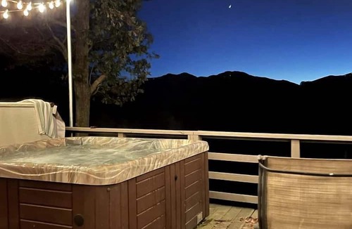 Clyde Cabin | Rustic-Modern Log Cabin Getaway: Family-Friendly, Quiet Ranch, Wildlife at Your Door in Clyde, North Carolina
