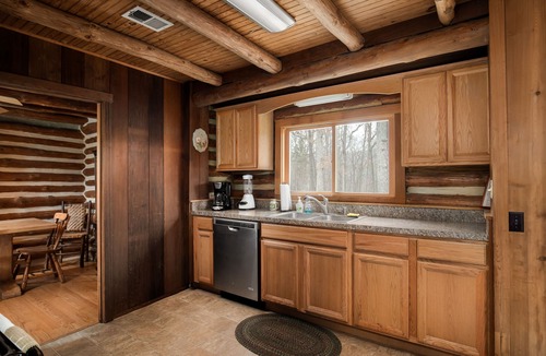 Front Royal Cabin | Rustic Mountain Log Cabin Perched on a cliff side above the Shenandoah River