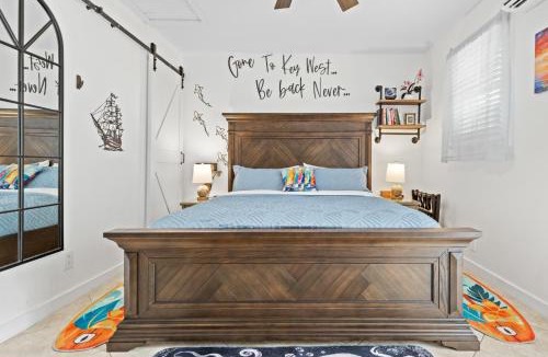 Old Town Apartment | Sailors Cabin - Prime Downtown Key West Spot - Walk to Duval