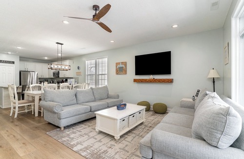 Woodland Terrace House | Sandbox: Private Pool & Steps to Beach!