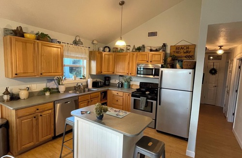Colington Harbour House | "Semi-soundfront beach cottage with beautiful water views and pool access!