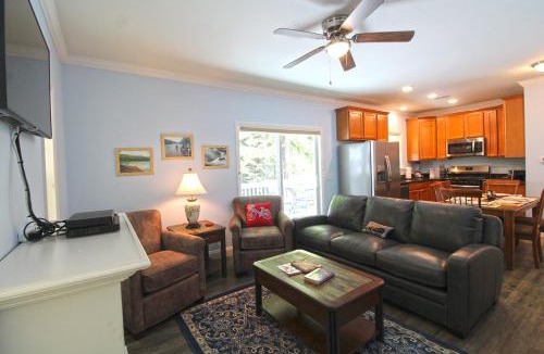 Bryson City Villa | Sitting on the Rock Modern Creekside Cottage in Bryson City