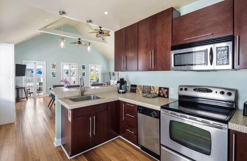 Downtown Apartment | Sky Suite with Balcony Overlooking Duval Street