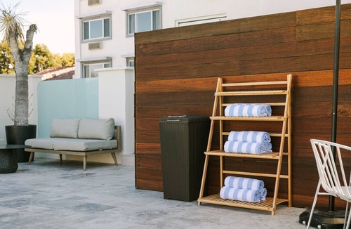 Newport Shores Apartment | Sonder Solarena | Double Queen Room w/Balcony