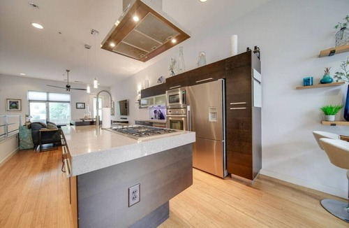 Wesley Heights Condo | Sophisticated 3-Story | 2-BR Midterm Stay Near Uptown!