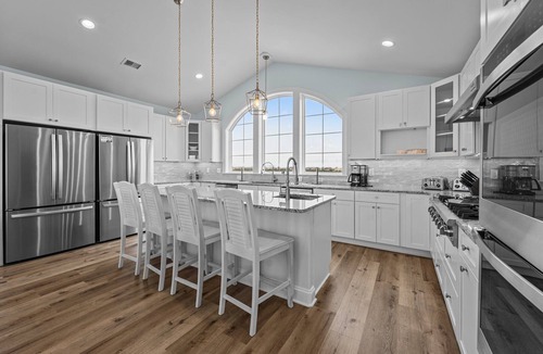 Avon House | Soundfront home, shallow water, private pool, hot tub, windsurfing access ★