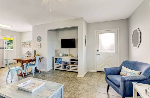 Fernandina Beach Condo | South Beach Cabana Down | Patio | Pool | Across Street from Beach