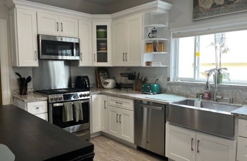 Outer Richmond House | Spacious 5-bedroom home in Outer Richmond with jacuzzi and dual decks.