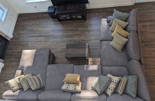 Gansevoort House | Spacious and Modern, 15 minutes to Saratoga Race Track!