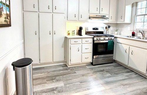 Marietta House | Spacious Luxury Charming 4-bedroom2/5 baths, Creek View, Game Room in Marietta