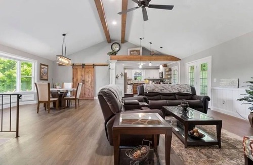 Cleveland House | Spacious Open Concept 3 bedroom Retreat. Beautiful Modern Wood Finished Design