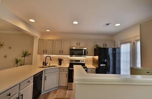 Greensboro House | Spacious Renovated 3bedroom w/WiFi and Near PTI Airport in tranquil Greensboro