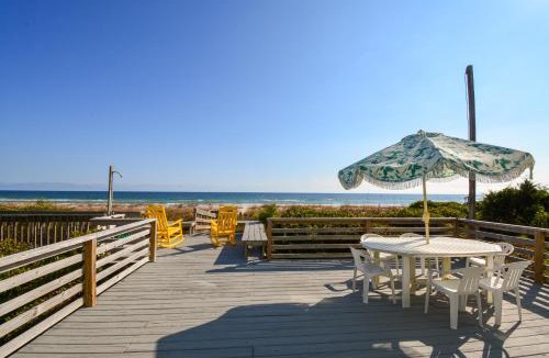 Topsail Beach House | Stay at Bunker Hill, a spacious 4-bedroom oceanfront house in charming Topsail Beach!