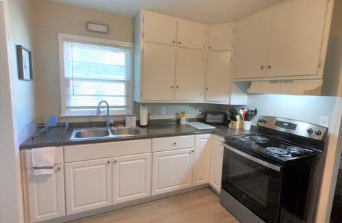 New Castle House | Stay at the Meadows - Remodeled 12 Min to DT