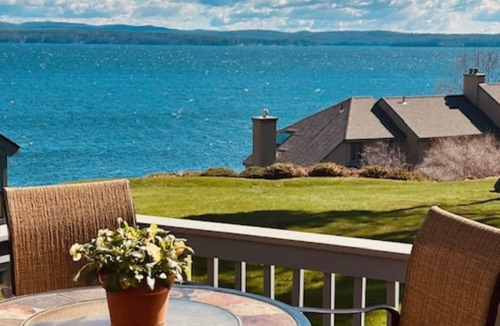 Gilford House | Steps to Lake Winni I Samoset Community l Sunrise & Sunset Views l Beach, Pool+