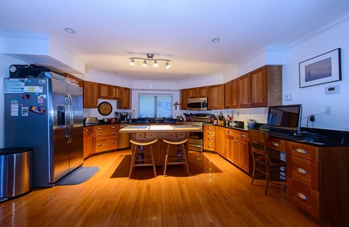 York Beach House | Stunning Nubble Lighthouse & Ocean Views, 3891 sq. ft. 267' of rocky coast!